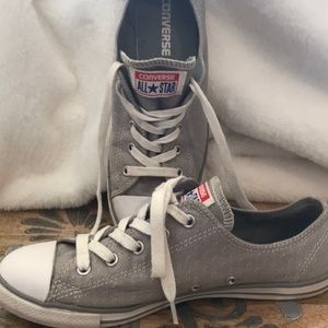 Size 8 Converse with cute details.